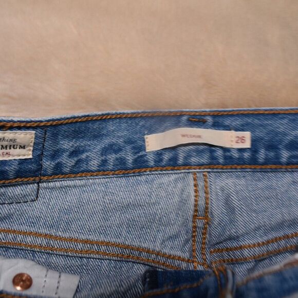 Levis Wedgie Straight Leg Jeans Womens 26 Blue Distressed Mid rise Denim - Picture 6 of 12